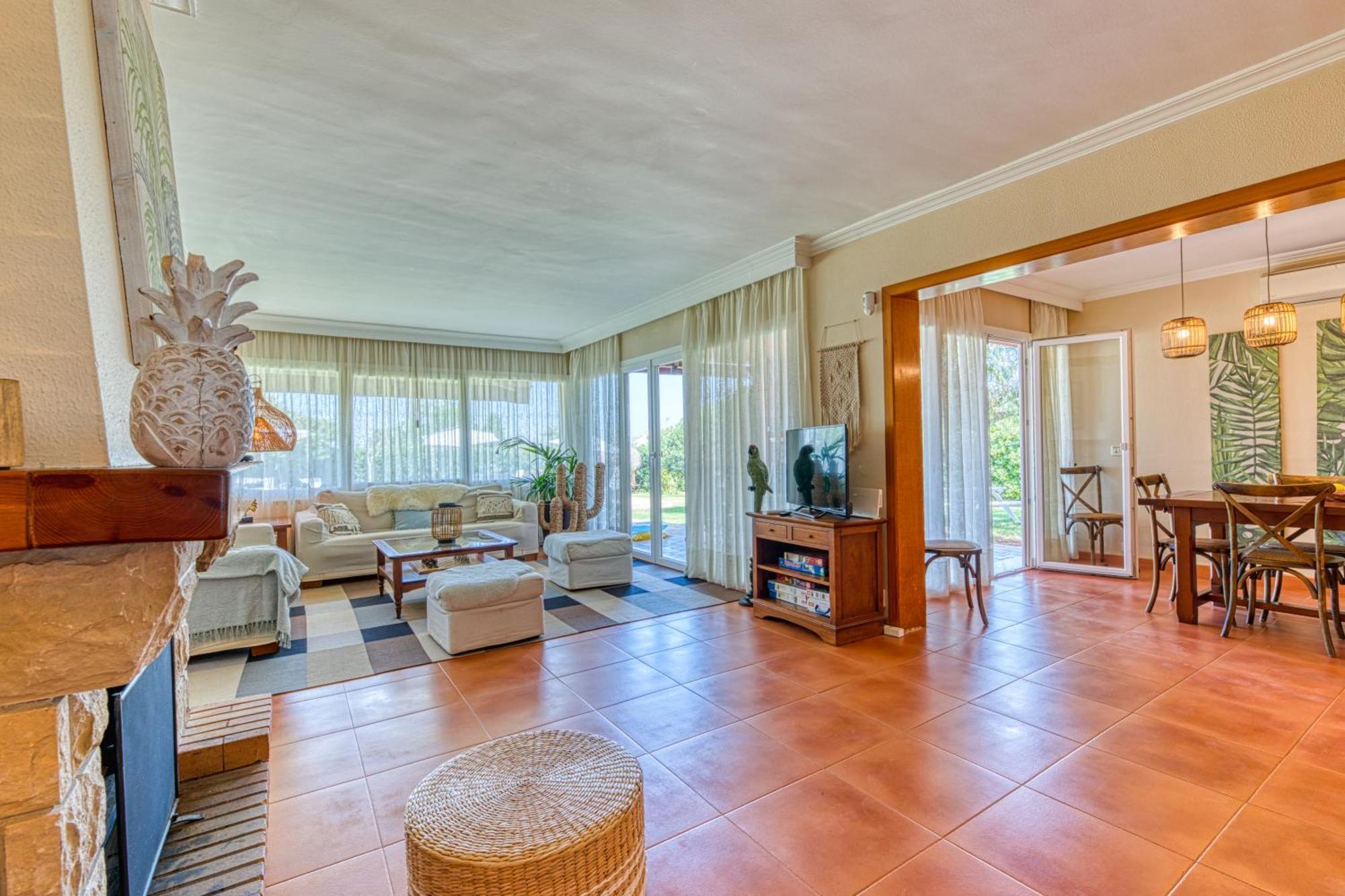 Semesterbostad Kentia Mallorca, Charming And Stylish Close To