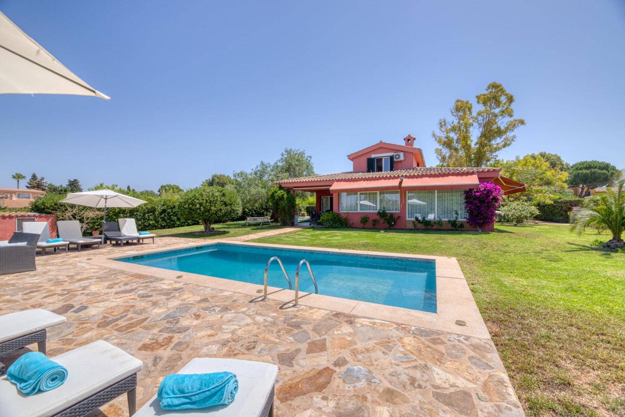 Kentia Mallorca, Charming And Stylish Close To Semesterbostad
